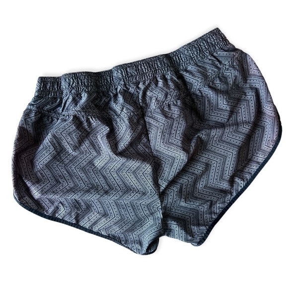PrAna Women’s Plum Grey Patterned Brief Lined Running Shorts, Large - Picture 2 of 8